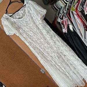 Lace Floral Round Neckline Midi Dress